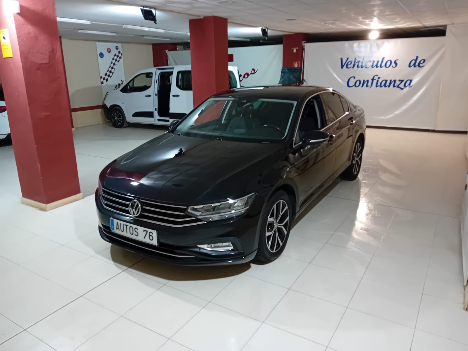VOLKSWAGEN Passat (1.6TDI Business DSG7) en Badajoz