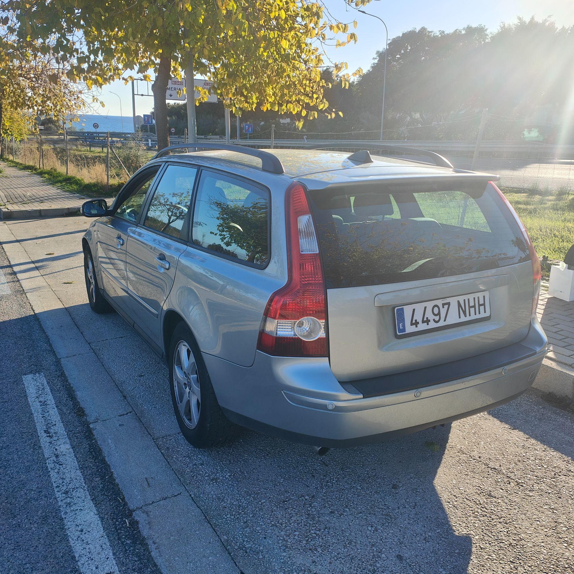 Foto del VOLVO V50 D5 Momentum Aut.