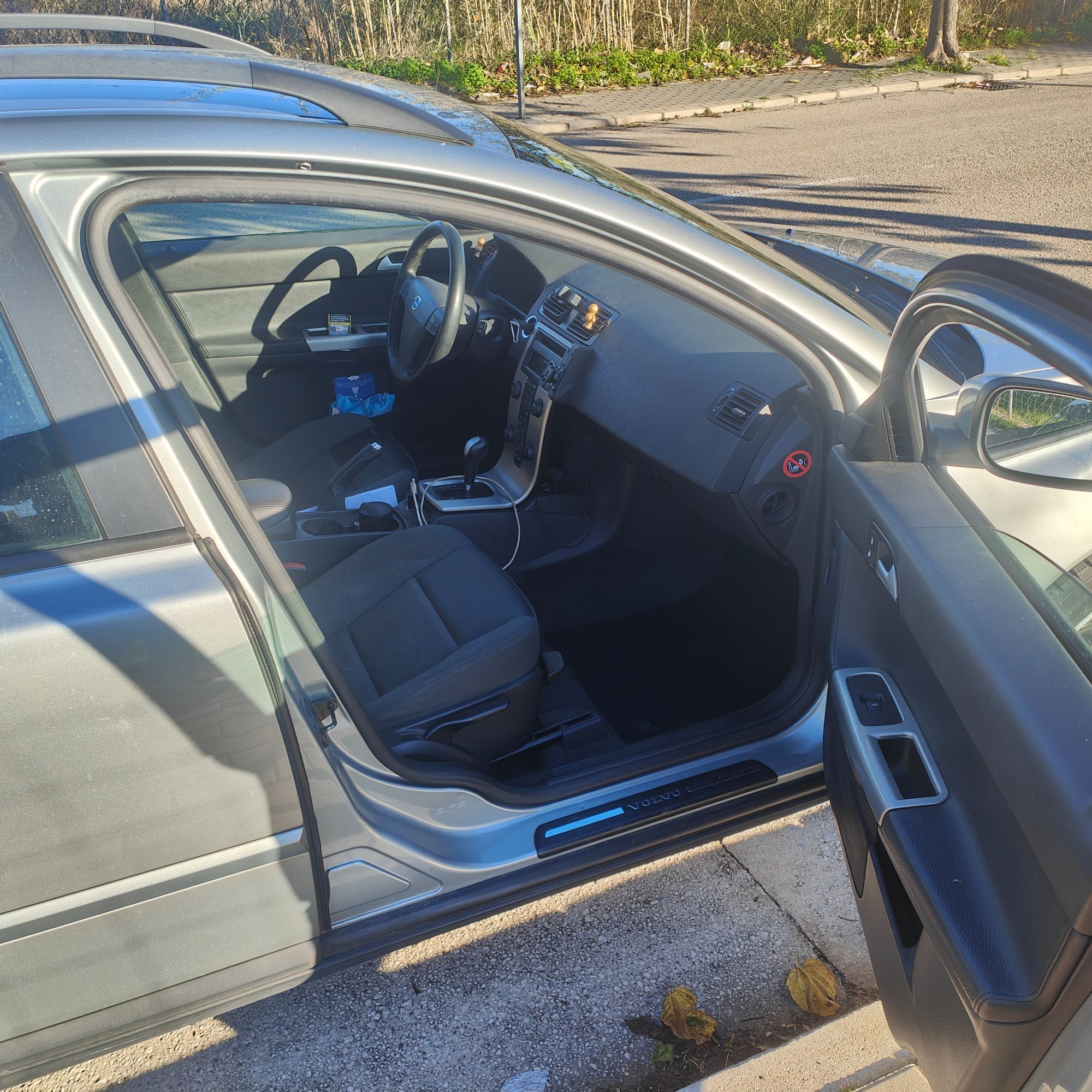 Foto del VOLVO V50 D5 Momentum Aut.