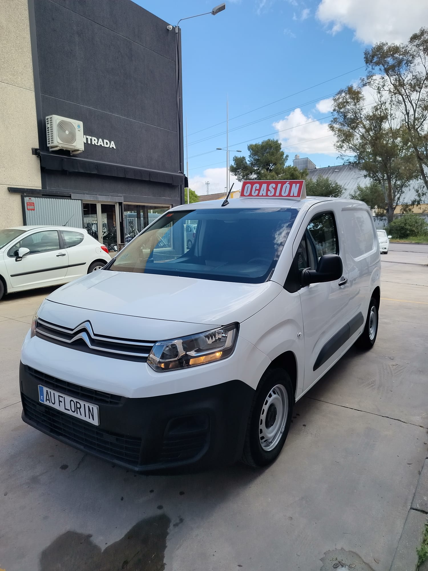 Foto del CITROEN Berlingo Van BlueHDi S&S Talla M Club 100