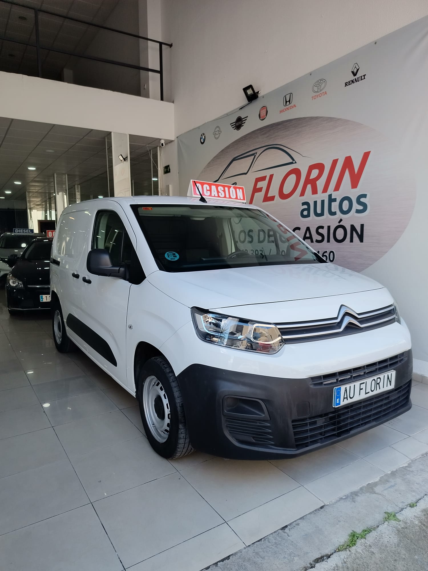 Foto del CITROEN Berlingo Van BlueHDi S&S Talla M Club 100