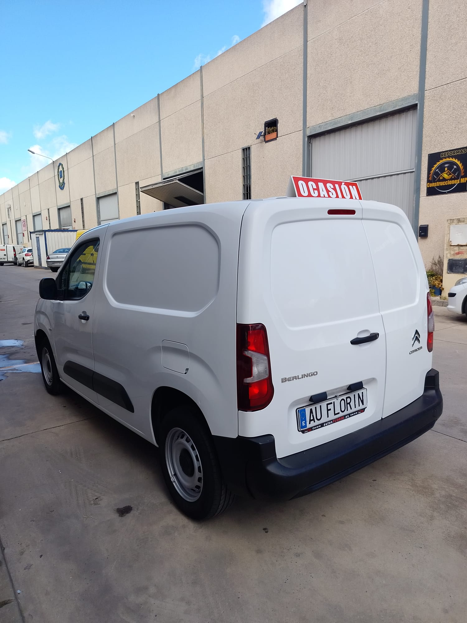 Foto del CITROEN Berlingo Van BlueHDi S&S Talla M Club 100