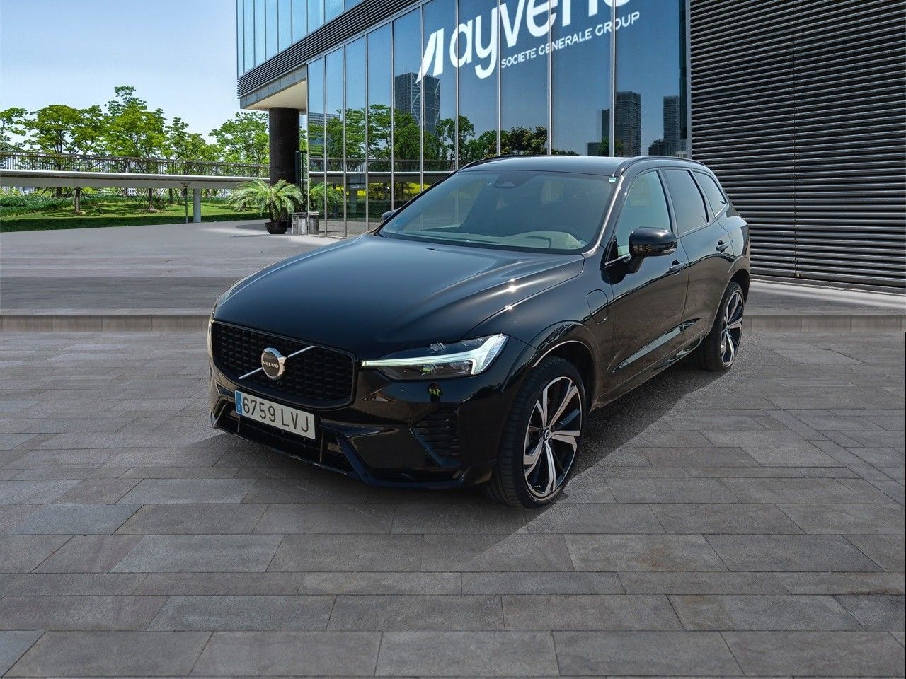 VOLVO XC60 (T6 Recharge R-Design AWD Auto 250 kW (340 CV)) en Madrid