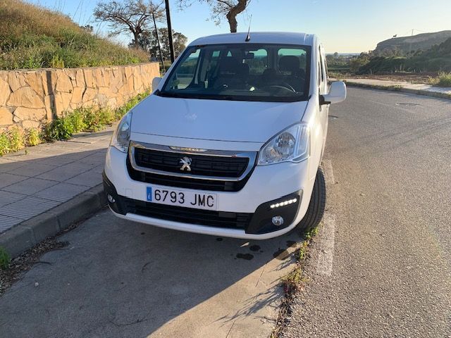 Foto del PEUGEOT Partner Tepee 1.6BlueHDI Access 100