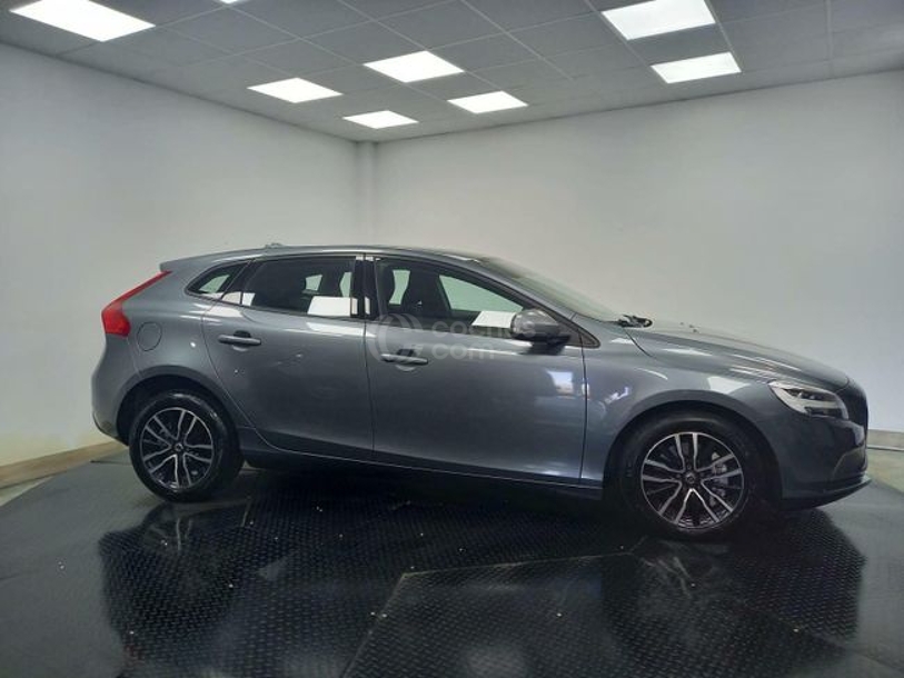 Foto del VOLVO V40 D2 Momentum Aut. 120