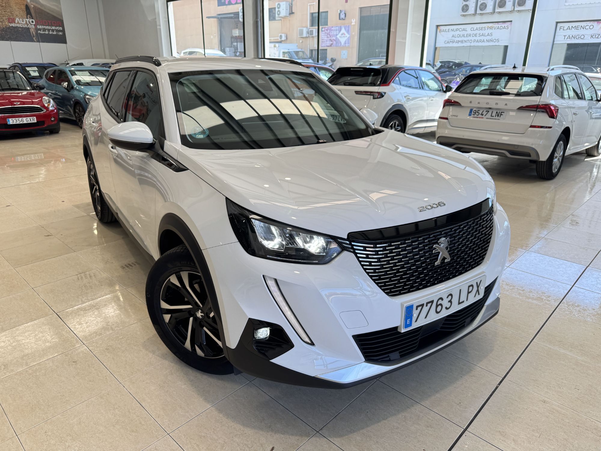 PEUGEOT 2008 (1.2 PureTech S&S Allure Pack EAT8 130) en Málaga