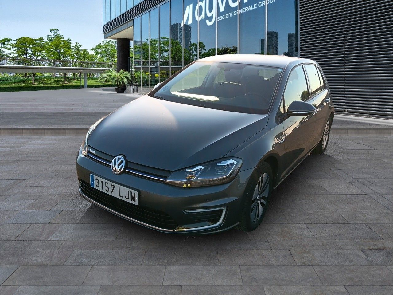 VOLKSWAGEN Golf (ePower 100 kW (136 CV)) en Madrid