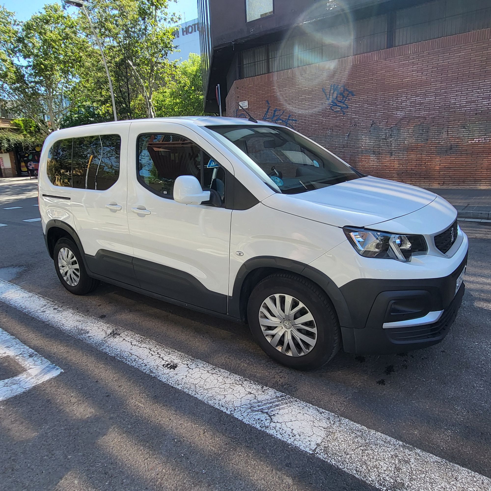 Foto del PEUGEOT Rifter 1.5BlueHDi S&S Standard Style 100