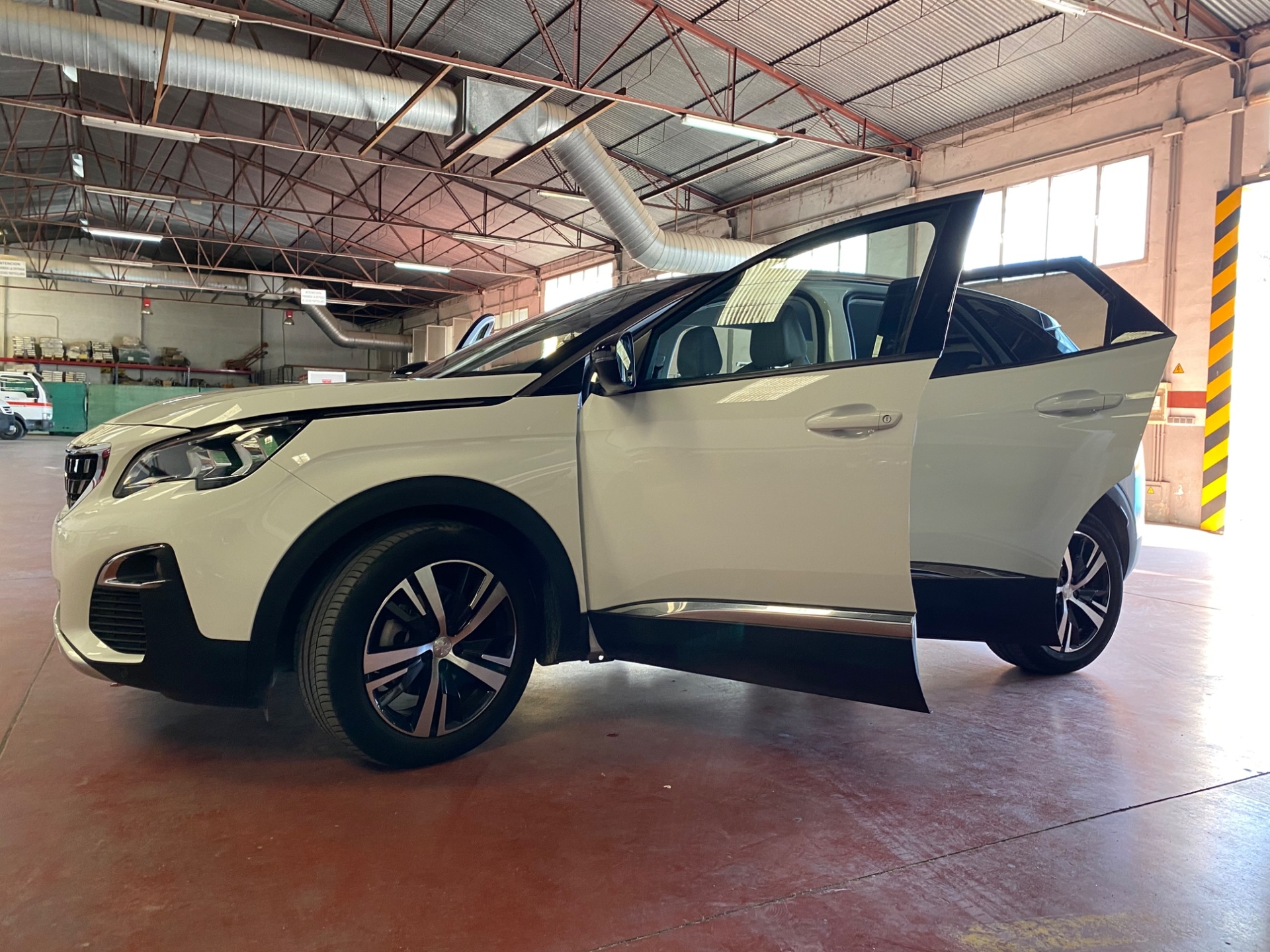 Imagen de PEUGEOT 3008