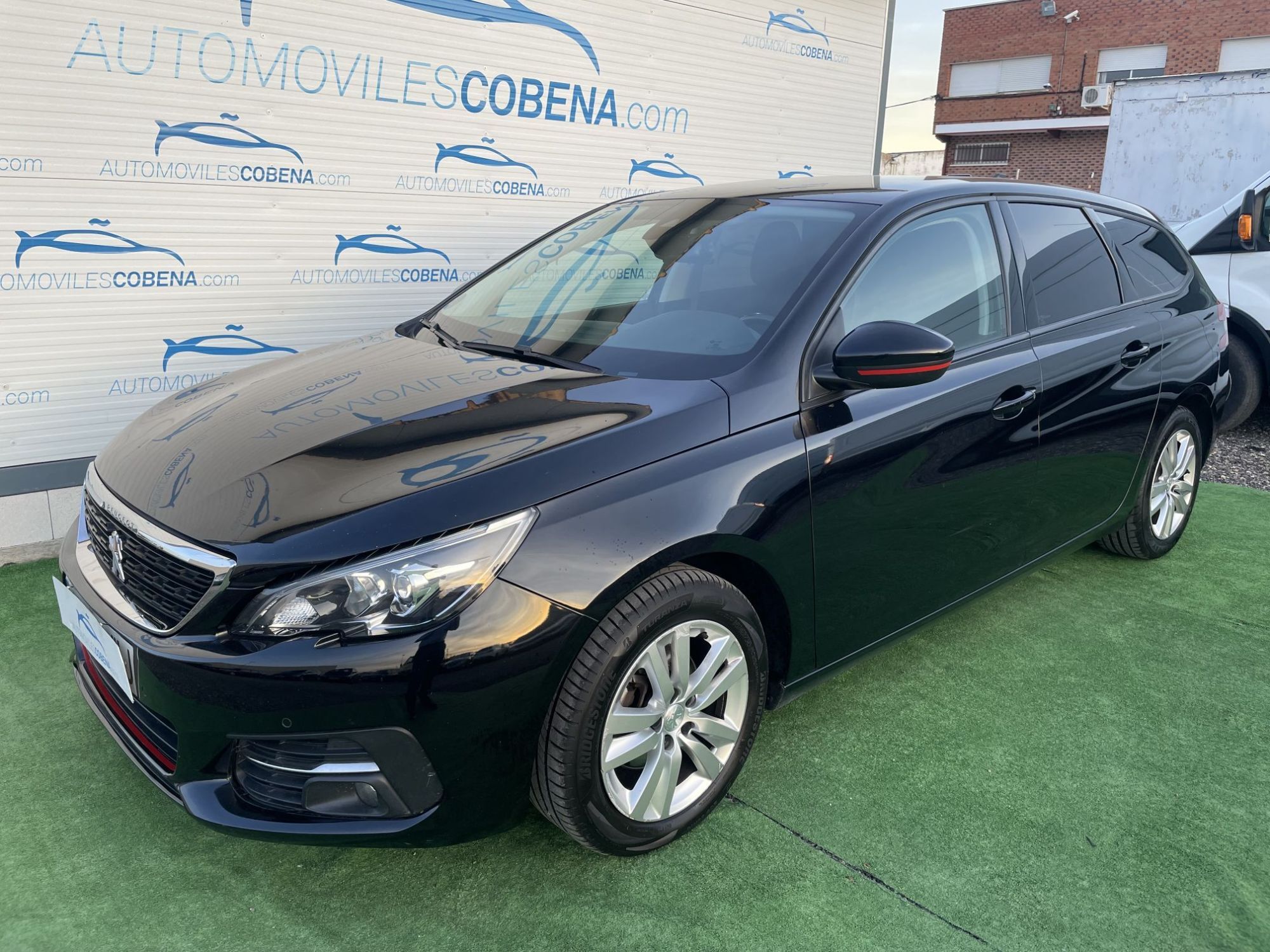 Foto del PEUGEOT 308 SW 1.5BlueHDi S&S Allure EAT6 130