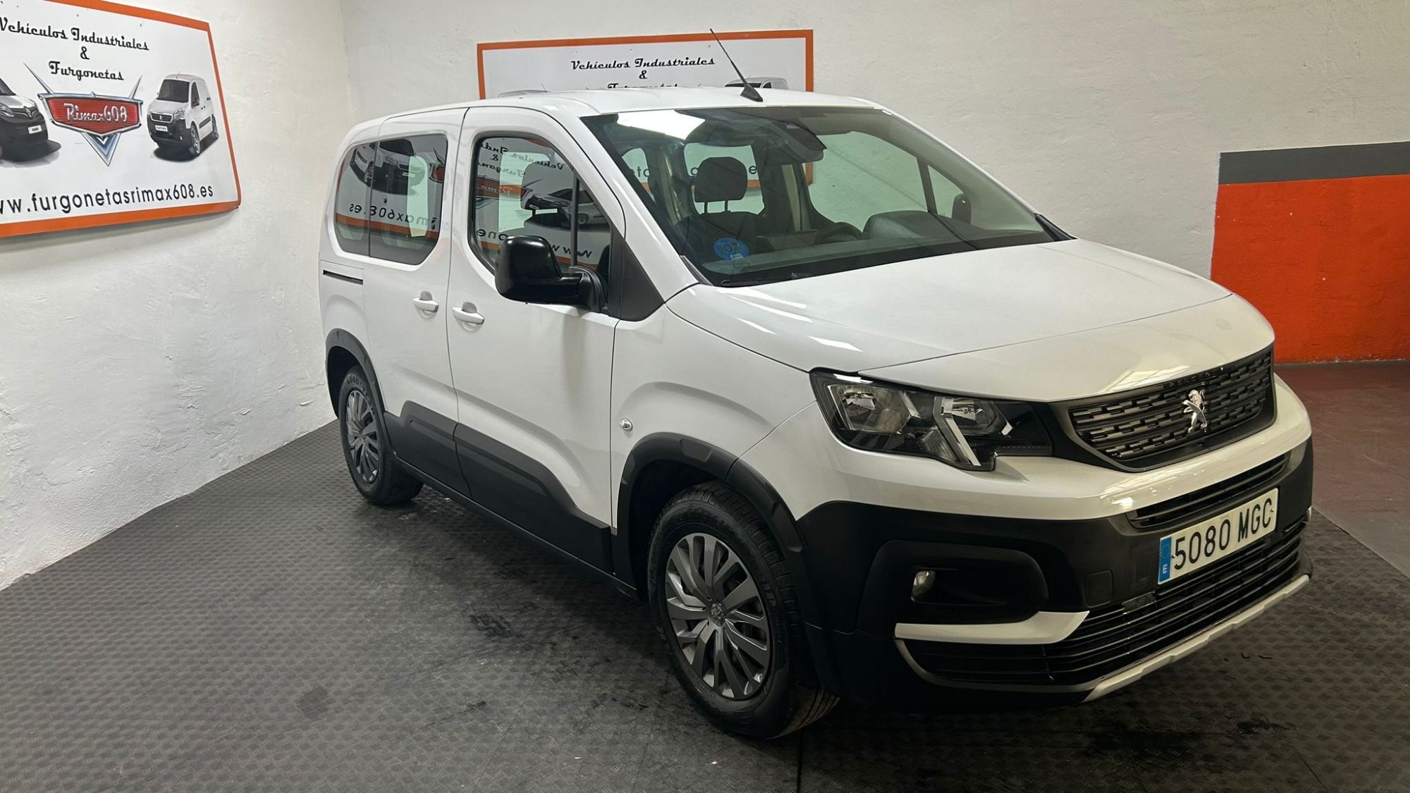 Foto del PEUGEOT Rifter e- 50kWh Standard Active Pack 100kW