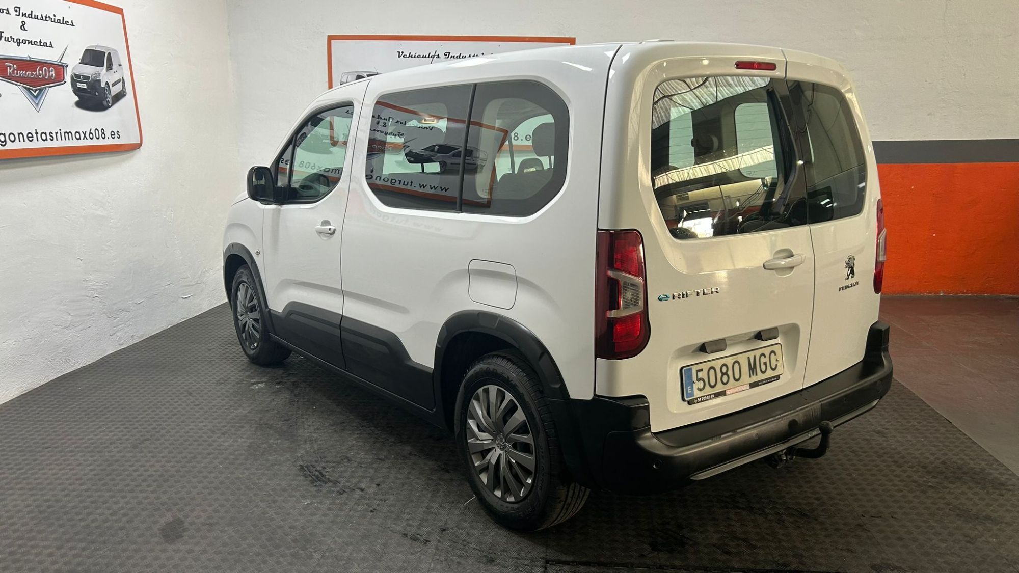 Foto del PEUGEOT Rifter e- 50kWh Standard Active Pack 100kW