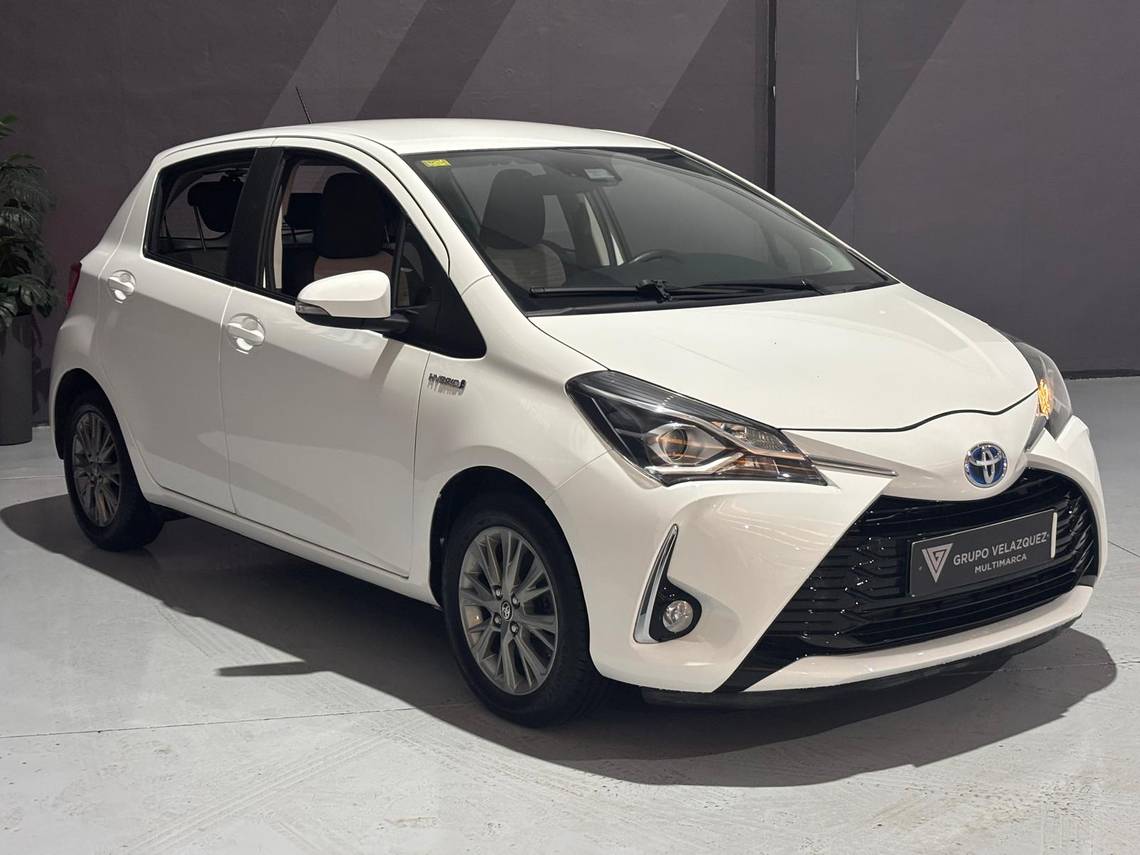 TOYOTA Yaris (1.5 100H Active) en Sevilla