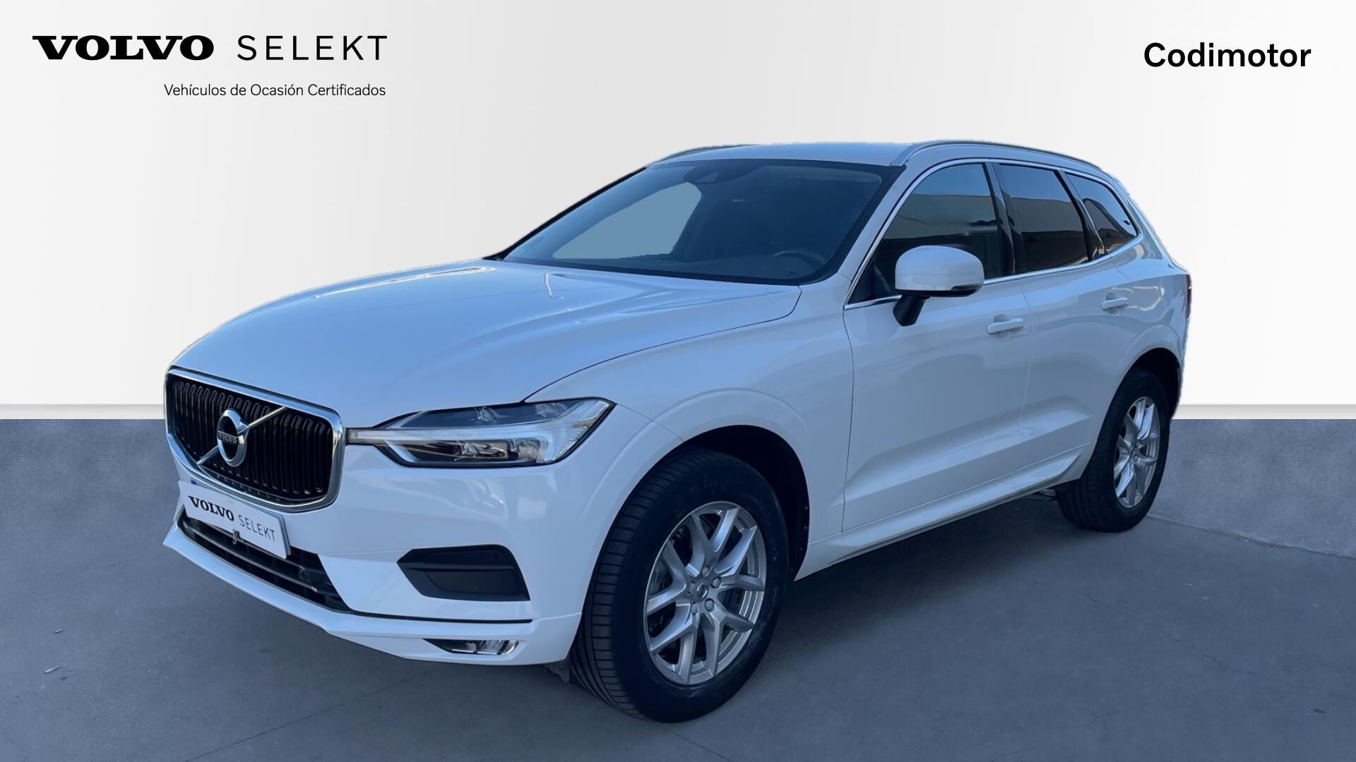VOLVO XC60 (XC60 Momentum Pro, B4 AWD mild-hybrid) en Sevilla