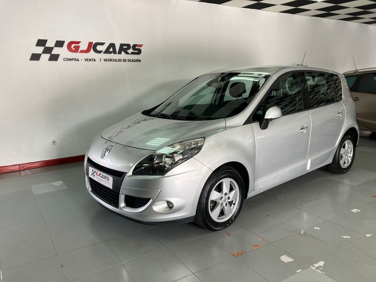 RENAULT Scenic (Dynamique dCi 130) en Asturias
