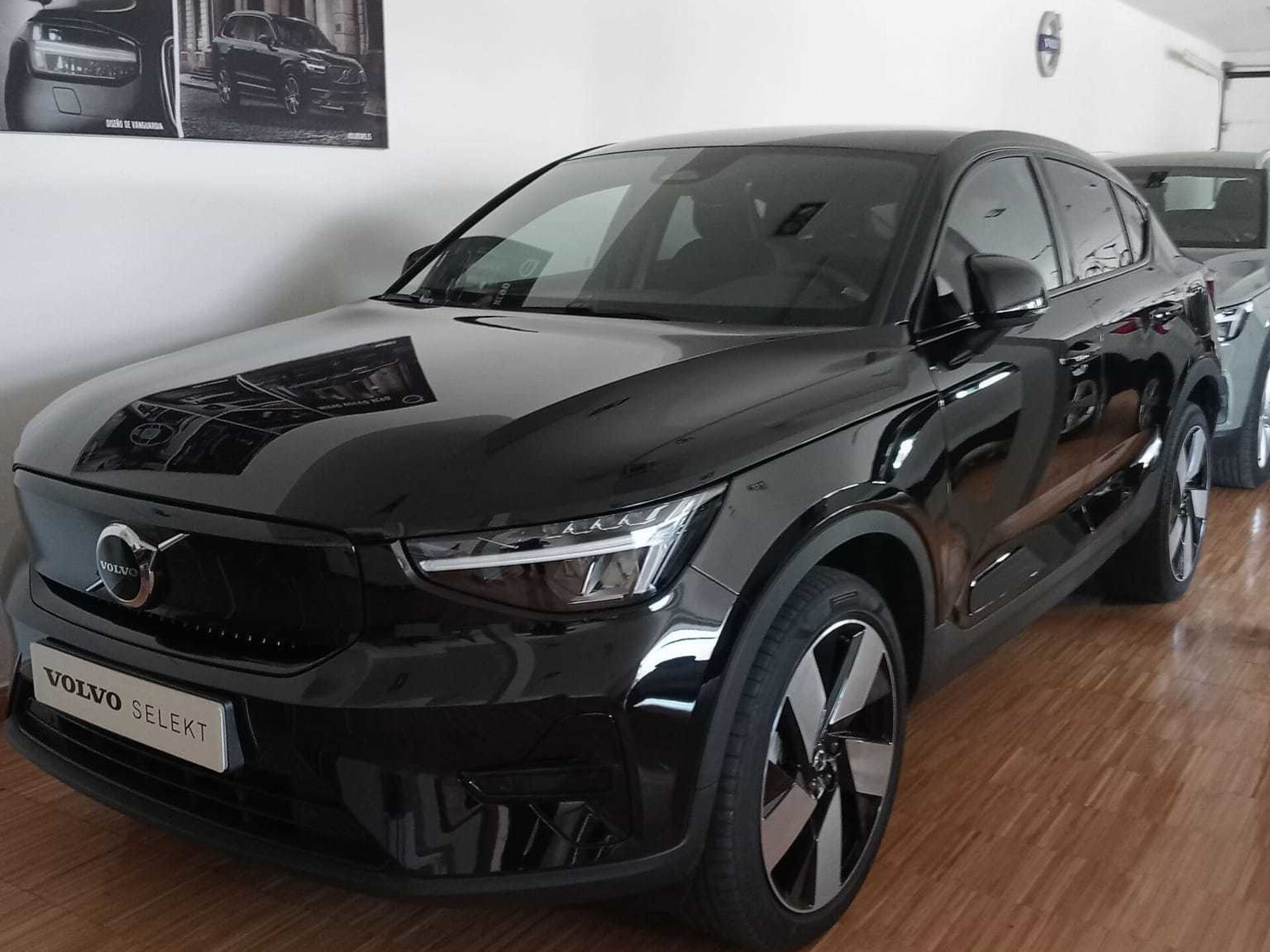 Imagen de VOLVO C40