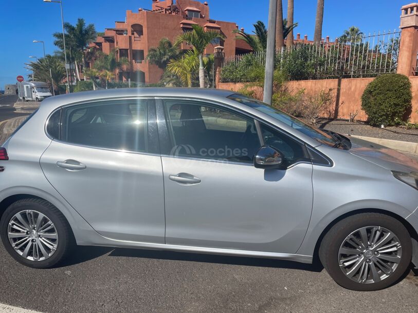 Foto del PEUGEOT 208 1.2 PureTech S&S Allure 110