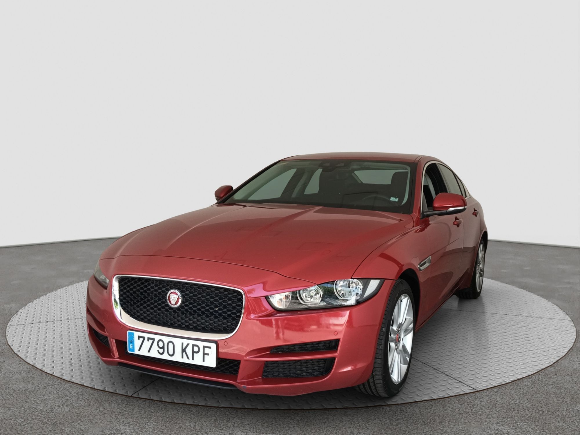 JAGUAR XE (2.0 I4 Portfolio AWD Aut. 300) en Madrid