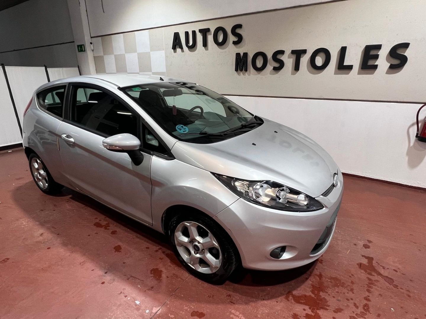 FORD Fiesta (1.3 Ambiente) en Madrid