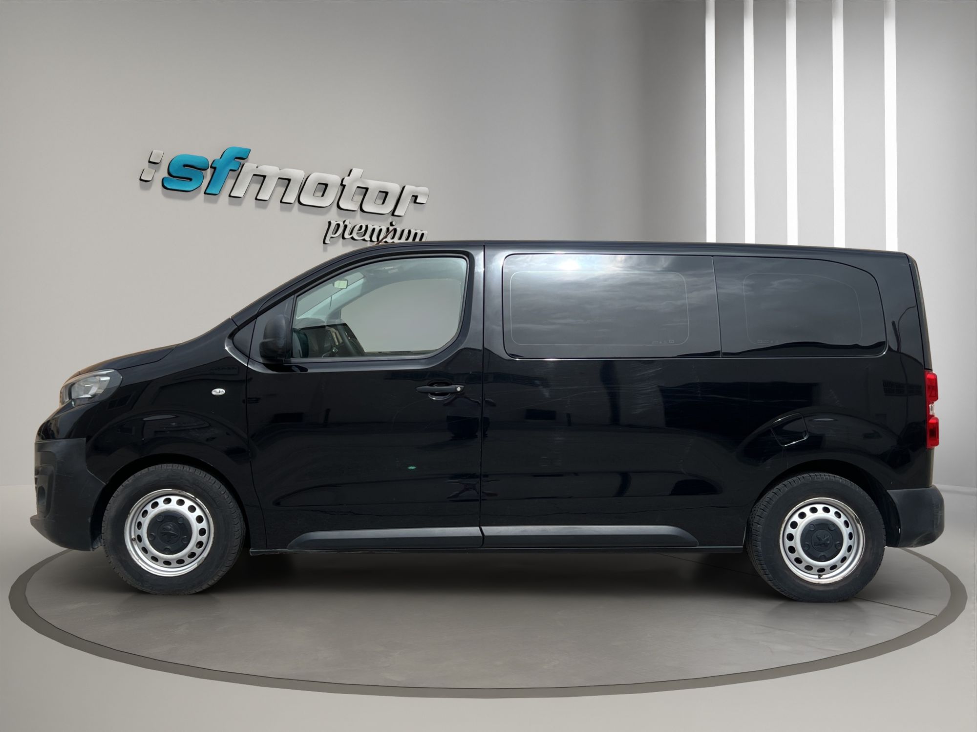 Foto del PEUGEOT Expert Combi Compact 1.5BlueHDi S&S 120