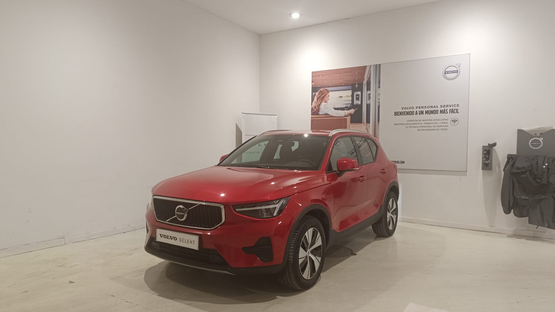 VOLVO XC40 (2.0 B3 CORE AUTO 163 5P) en Cádiz