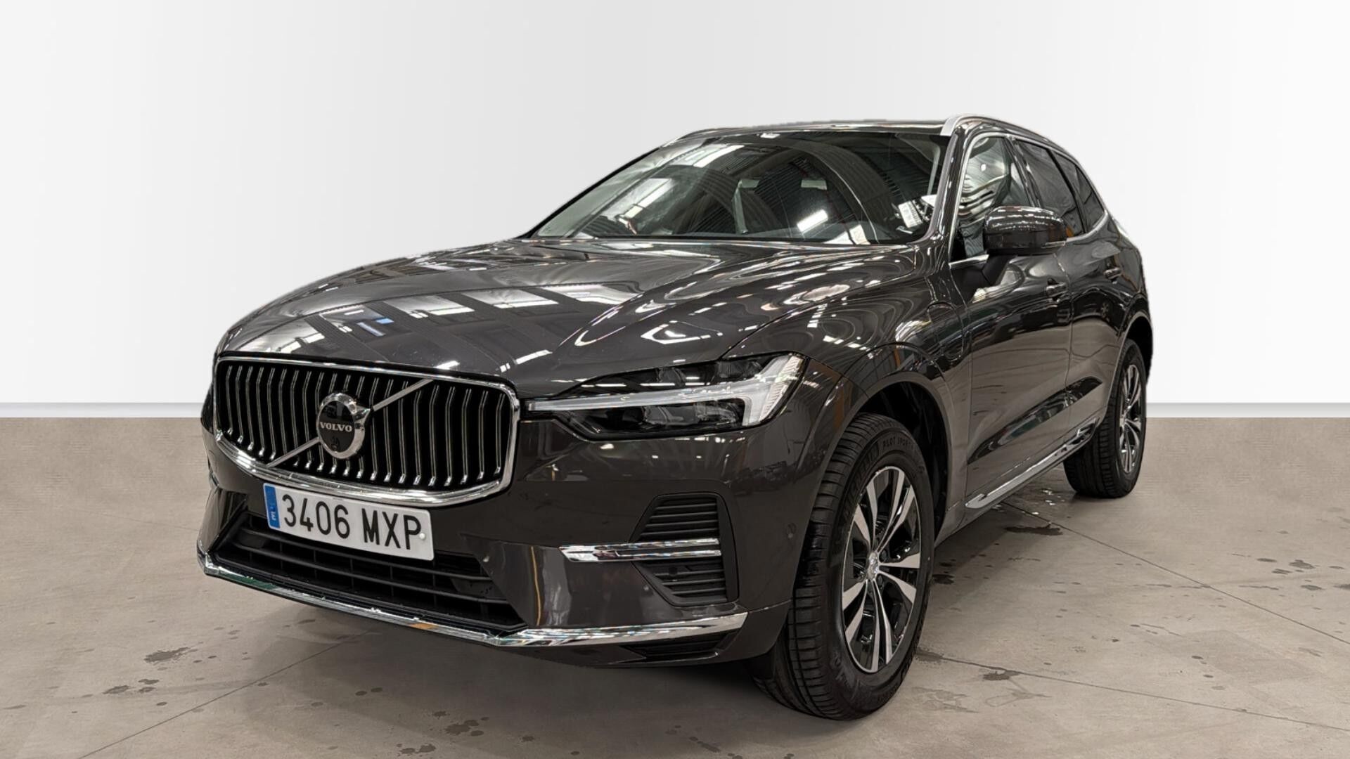 VOLVO XC60 (T6 Recharge Core AWD Auto 257 kW (350 CV)) en Madrid