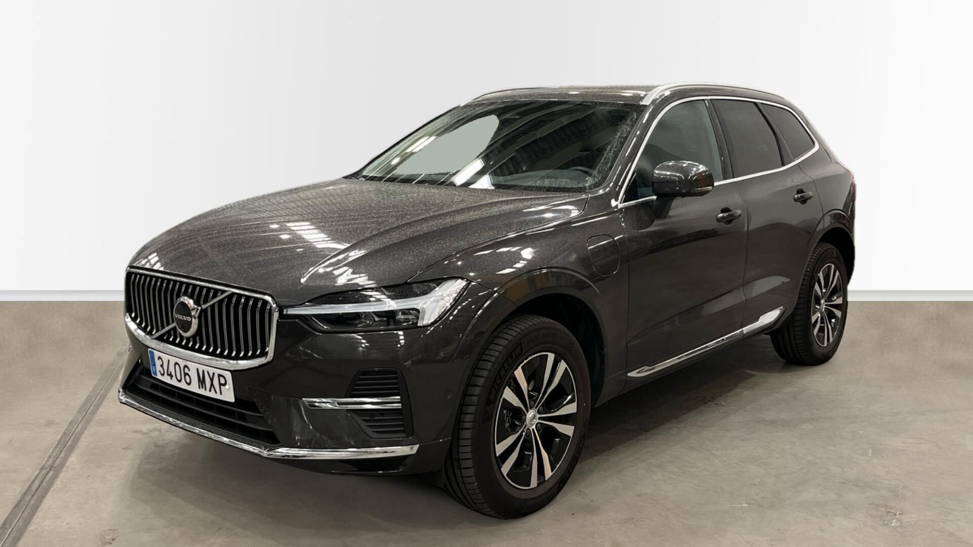 VOLVO XC60 (T6 Recharge Core AWD Auto 257 kW (350 CV)) en Madrid