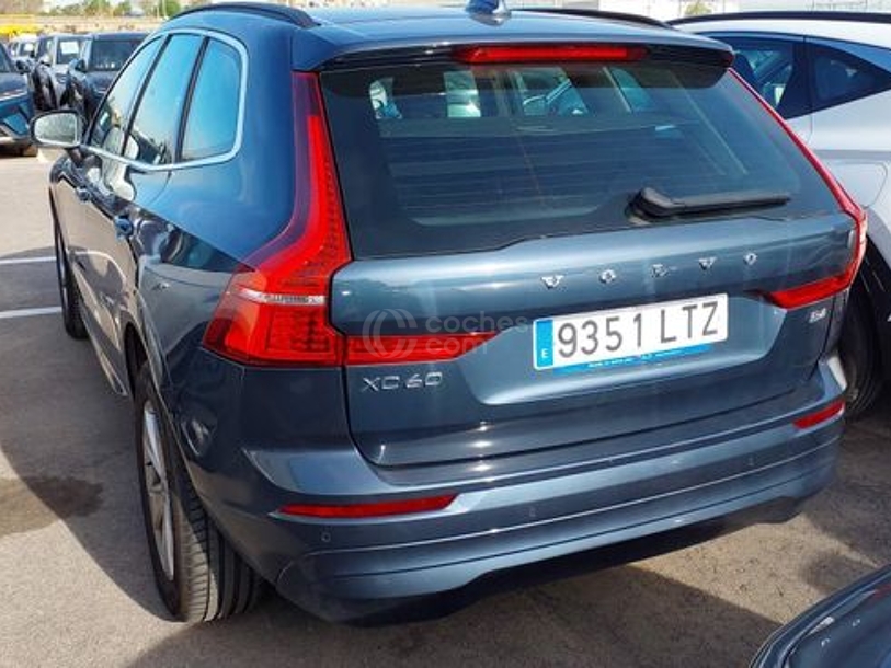 Foto del VOLVO XC60 B4 Momentum Pro FWD Aut.
