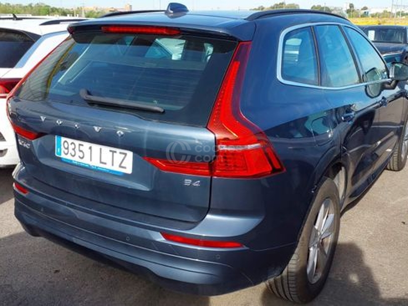 Foto del VOLVO XC60 B4 Momentum Pro FWD Aut.