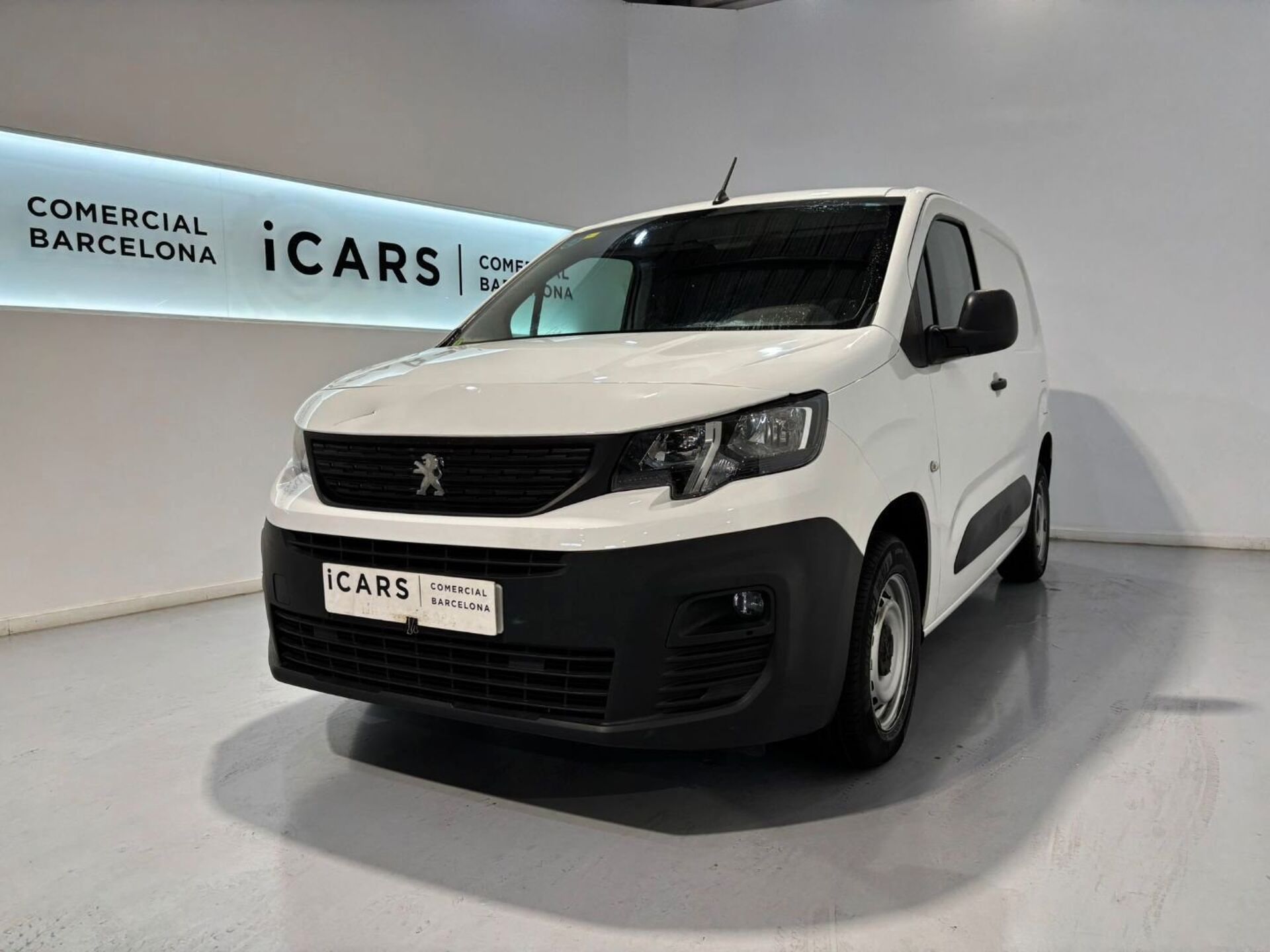 Foto del PEUGEOT Partner 1.5BlueHDI S&S Asphalt Long 1000kg 100