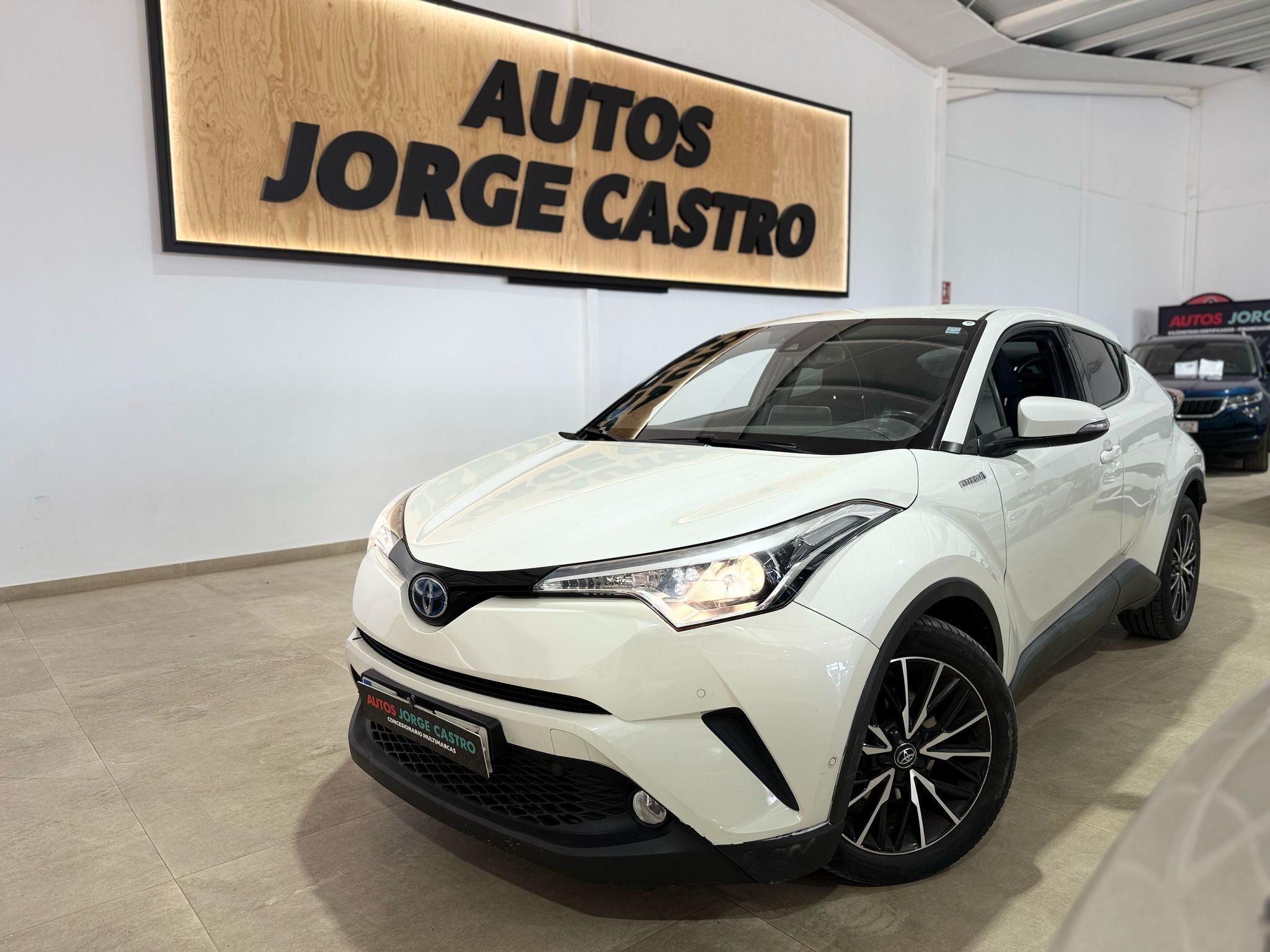 TOYOTA C-HR (1.8 125H Advance) en Sevilla