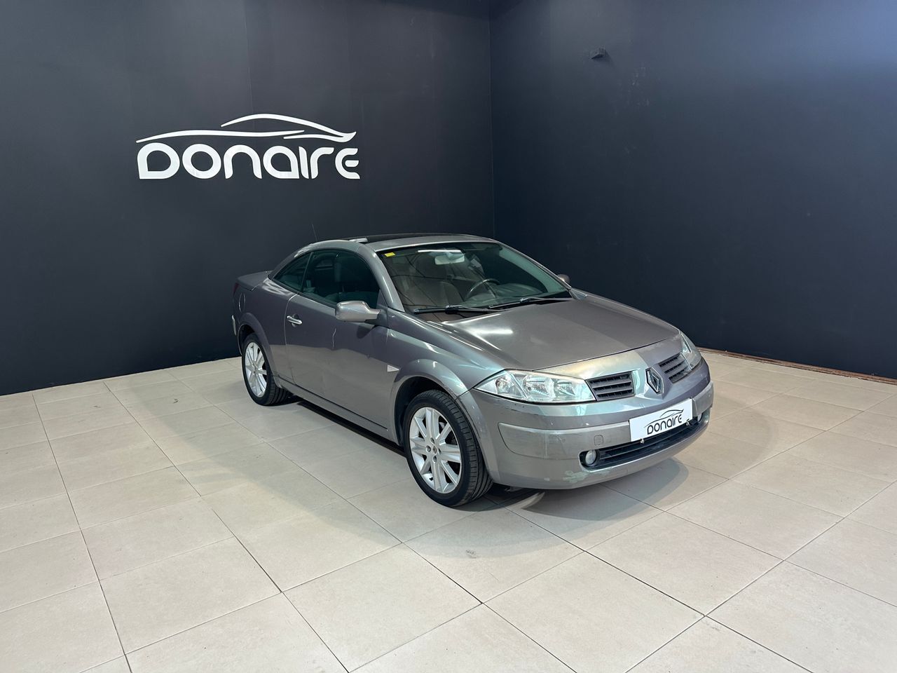 RENAULT Mégane (COUPE-CABR. CONFORT AUTHENTIQUE 1.6 16v) en Coruña, A