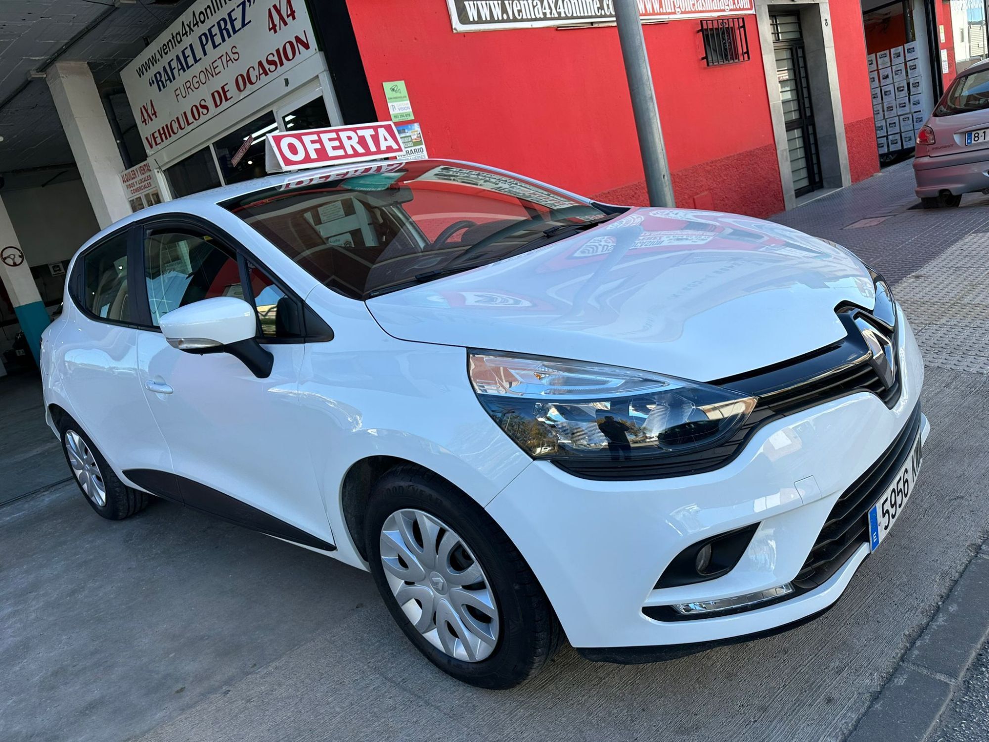 RENAULT Clio (1.5dCi Energy Business 55kW) en Málaga