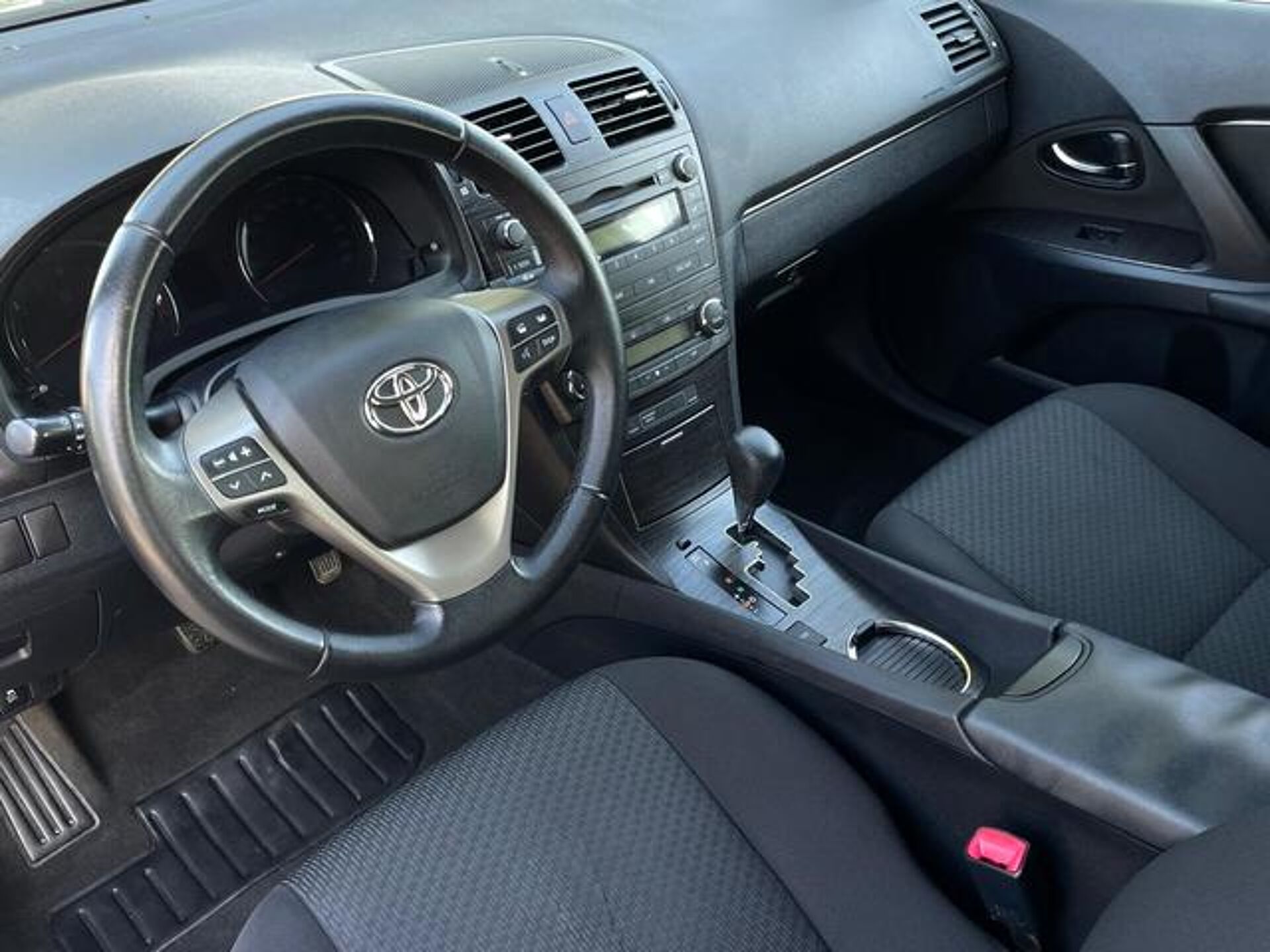 Imagen 2 de TOYOTA Avensis