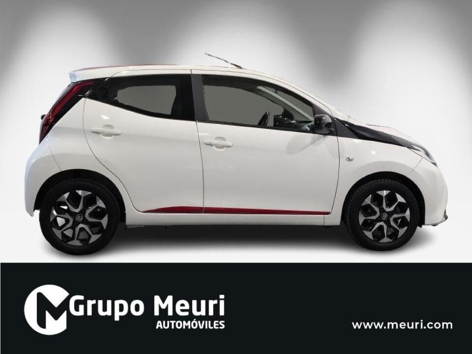 Foto del TOYOTA Aygo 70 x-play