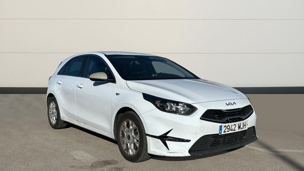 Foto del KIA Ceed 1.6 MHEV iMT Drive 136