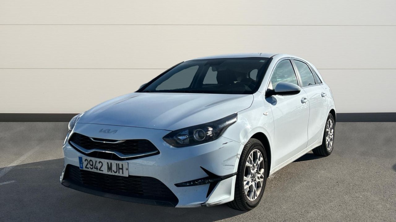 Foto del KIA Ceed 1.6 MHEV iMT Drive 136