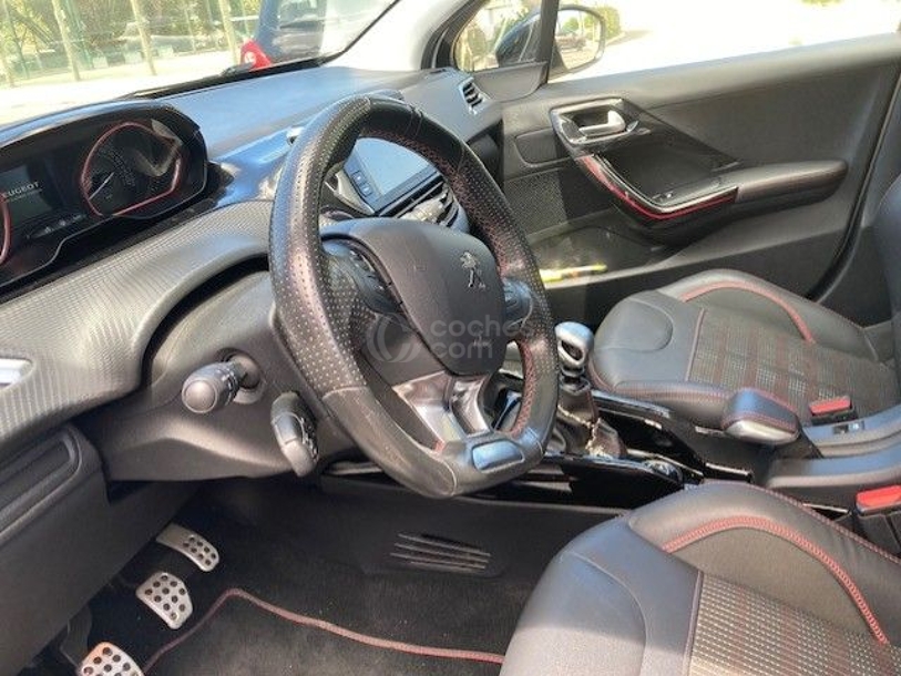 Foto del PEUGEOT 2008 1.2 PureTech S&S GT Line 130
