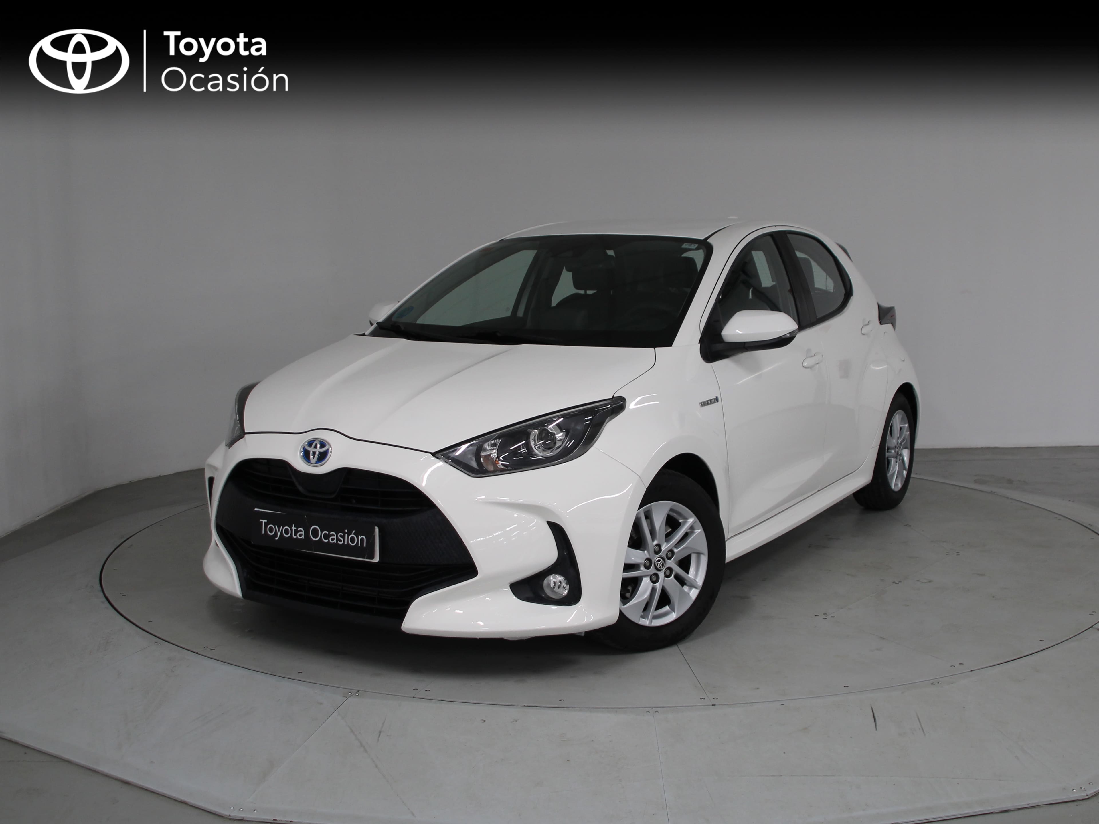TOYOTA Yaris (1.5 120H Business Plus) en Barcelona