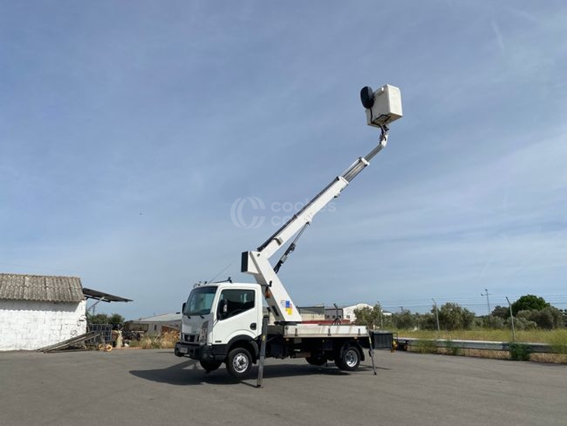 Foto del NISSAN NT400 Cabina Abatible 28.13-1 C.Ab.Alu.Básico