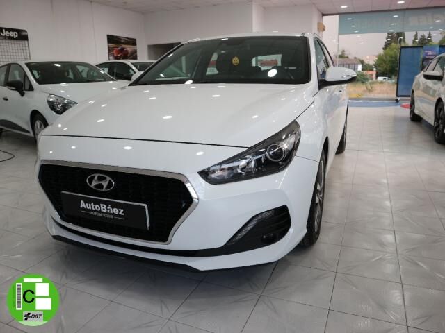 HYUNDAI i30 (5p 1.6 CRDi 85 kW (116 CV) Go) en Granada