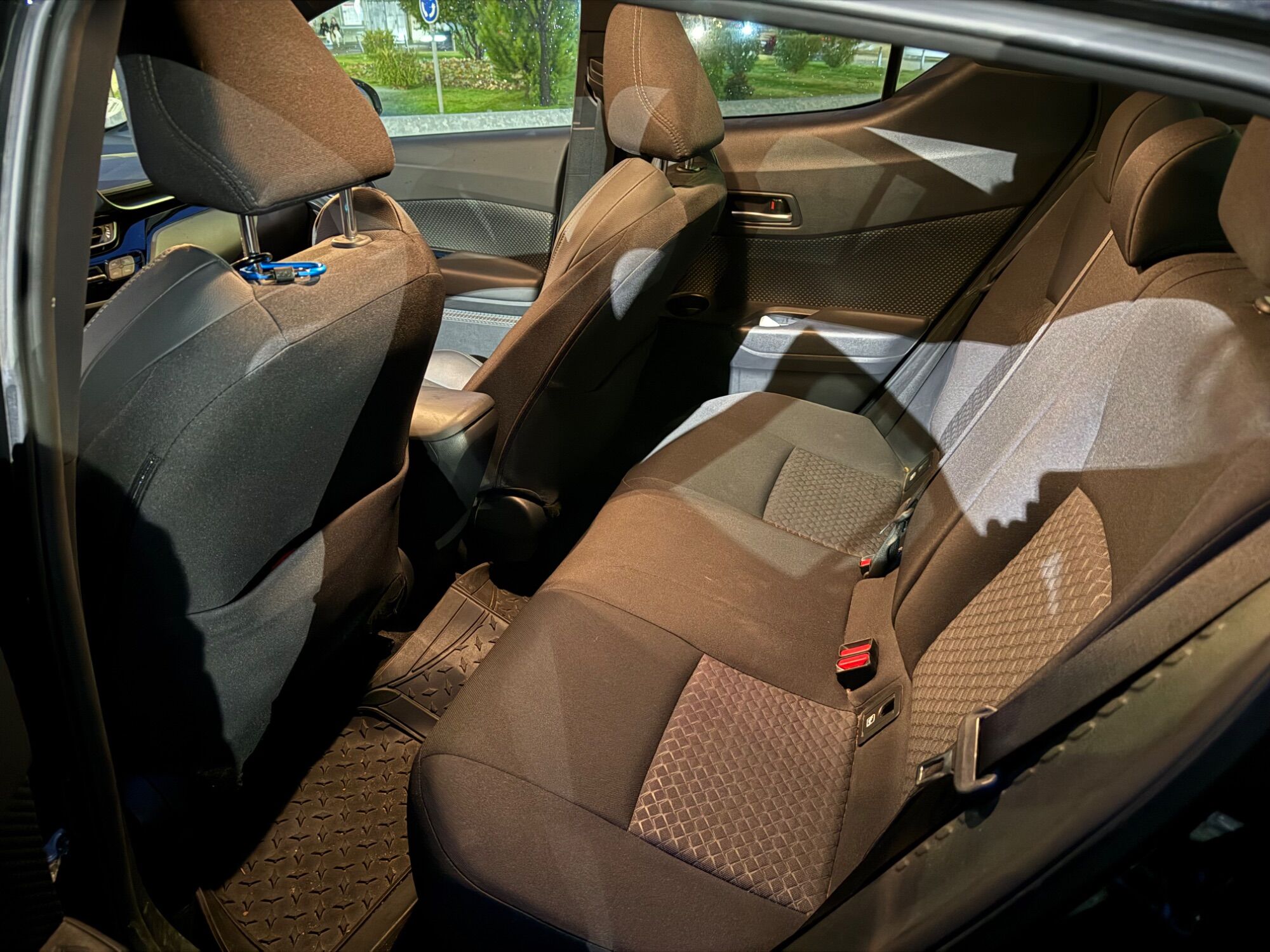 Foto del TOYOTA C-HR 125H Advance