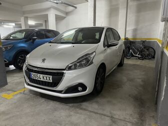 Imagen de PEUGEOT 208 1.2 PureTech S&S Signature 82