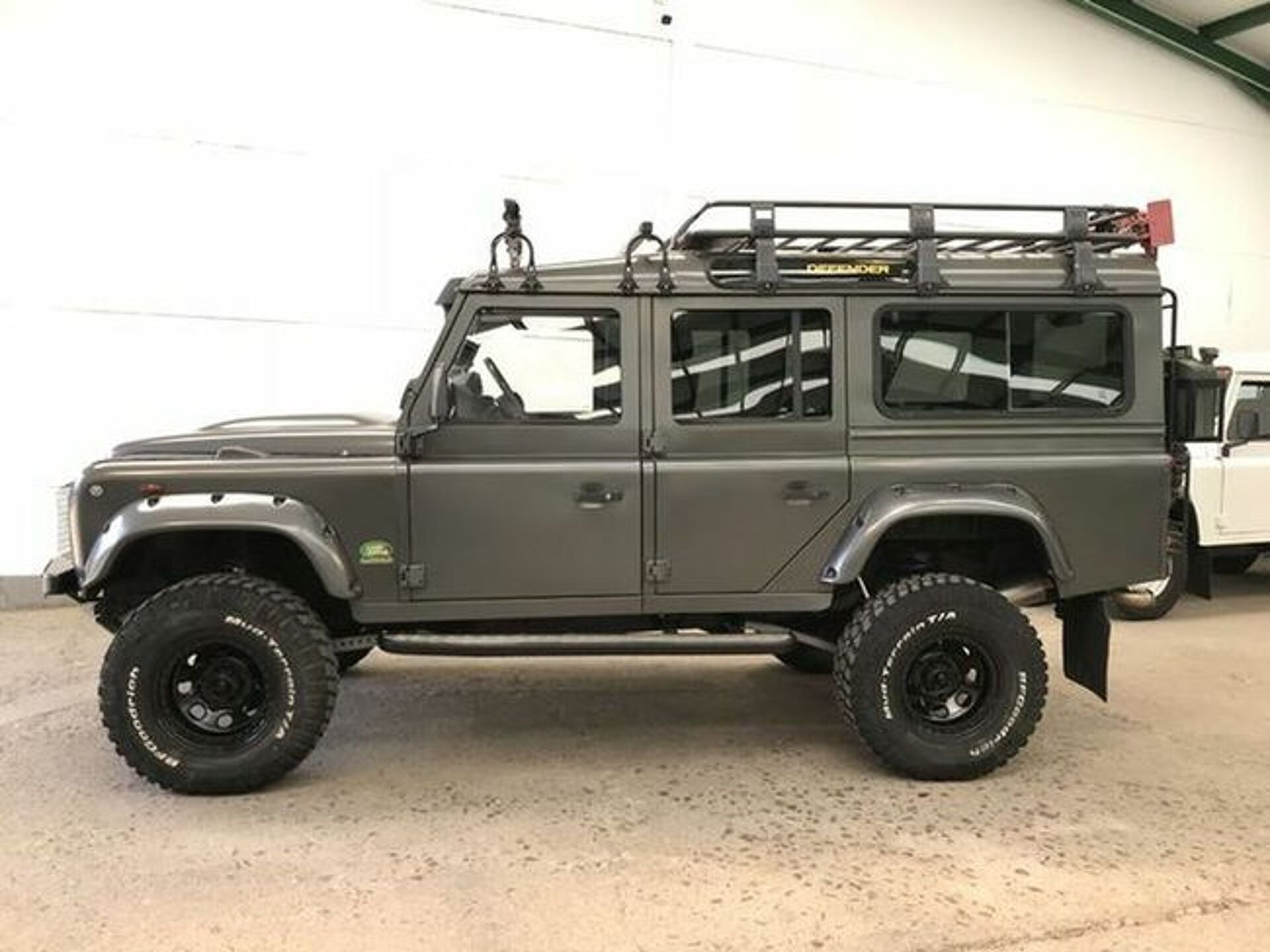 Imagen 3 de LAND ROVER Defender