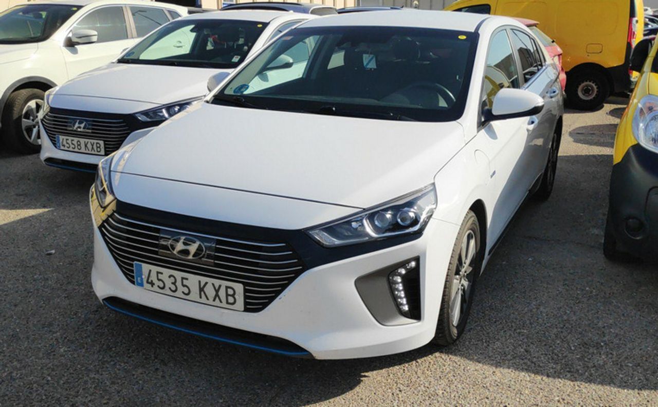 HYUNDAI Ioniq (1.6 GDI PHEV Klass DT) en Madrid