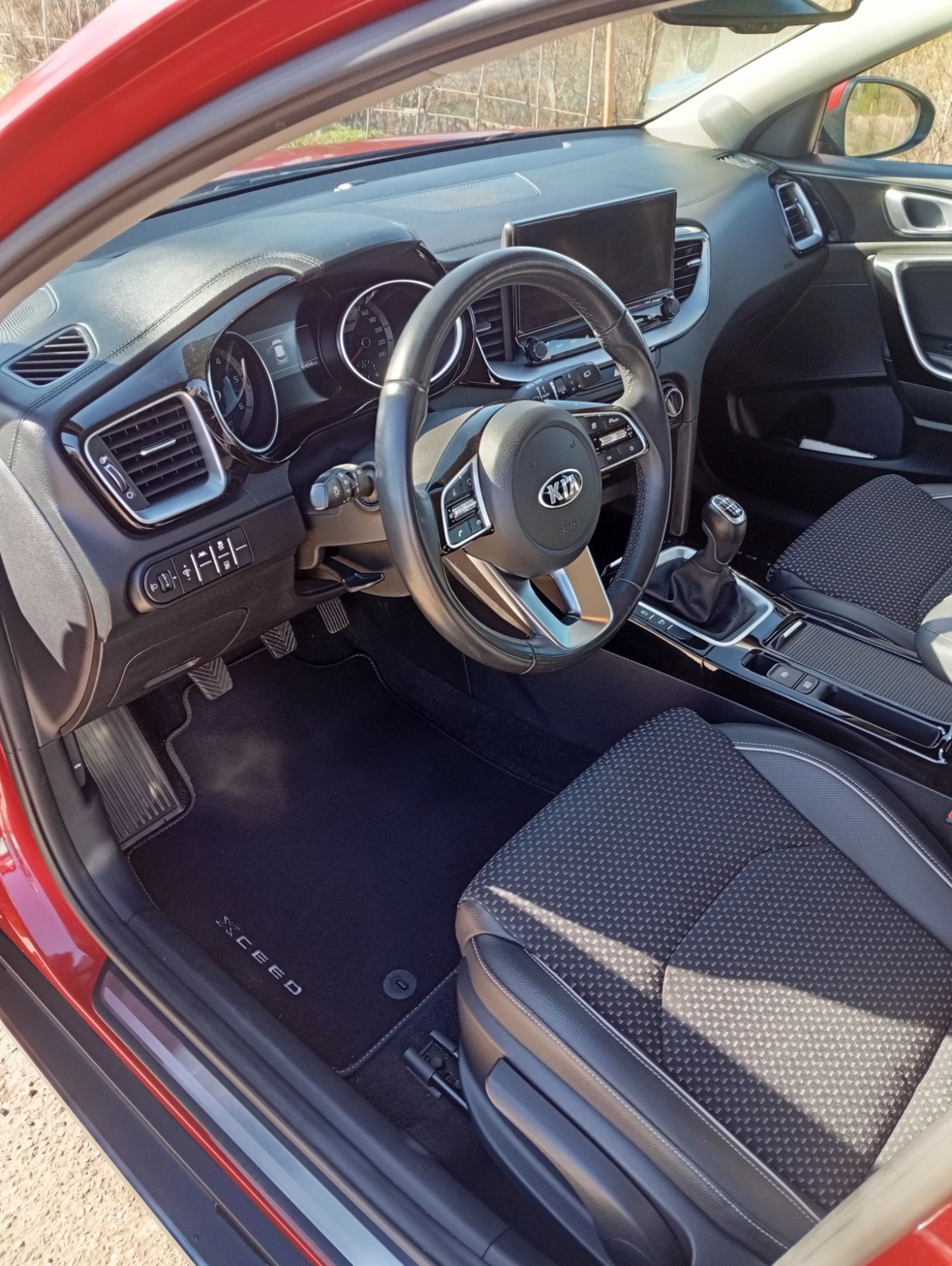 Foto del KIA XCeed 1.6 MHEV iMT Tech 136