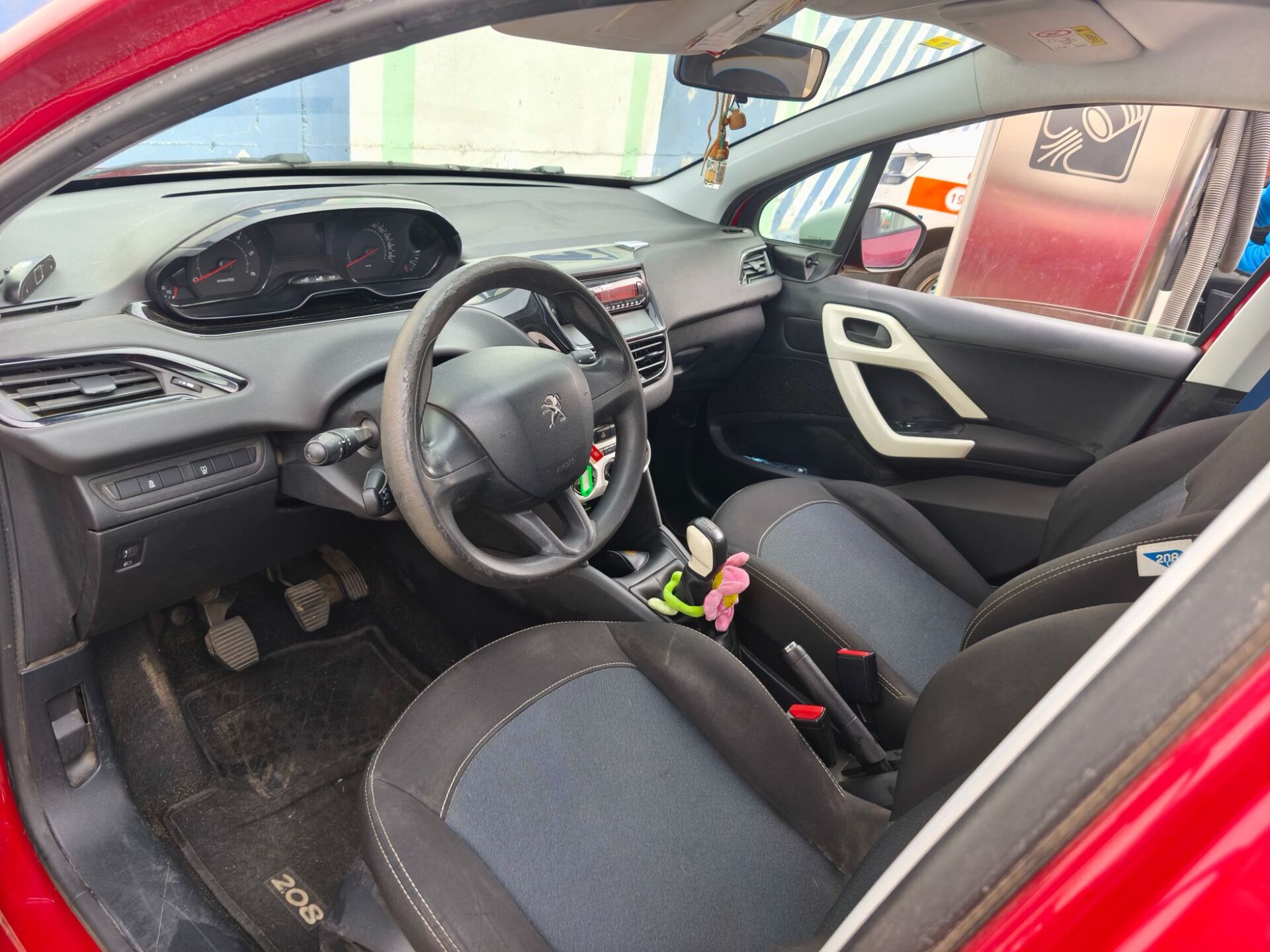 Imagen 3 de PEUGEOT 208