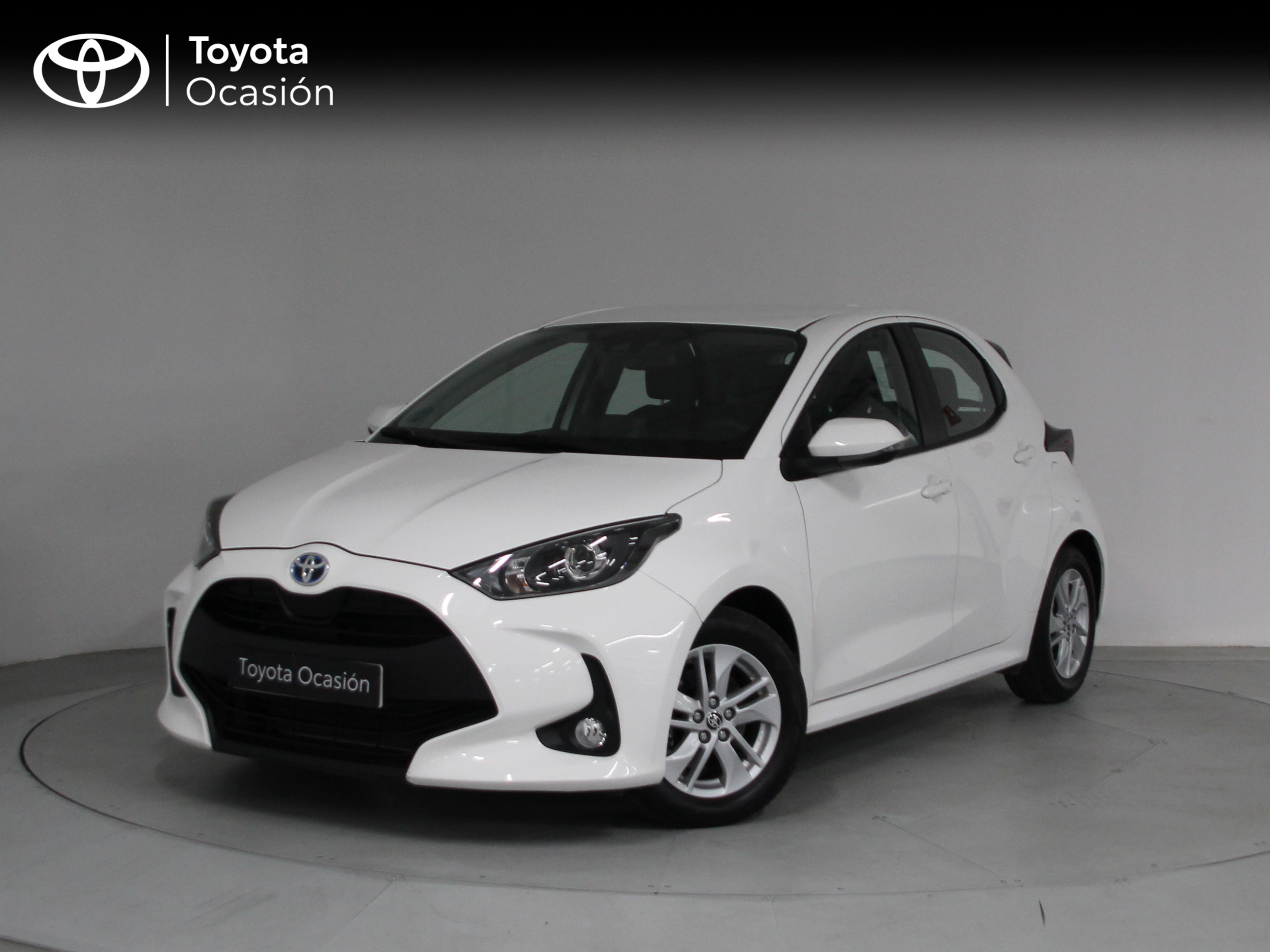 TOYOTA Yaris (1.5 120H Business Plus) en Barcelona