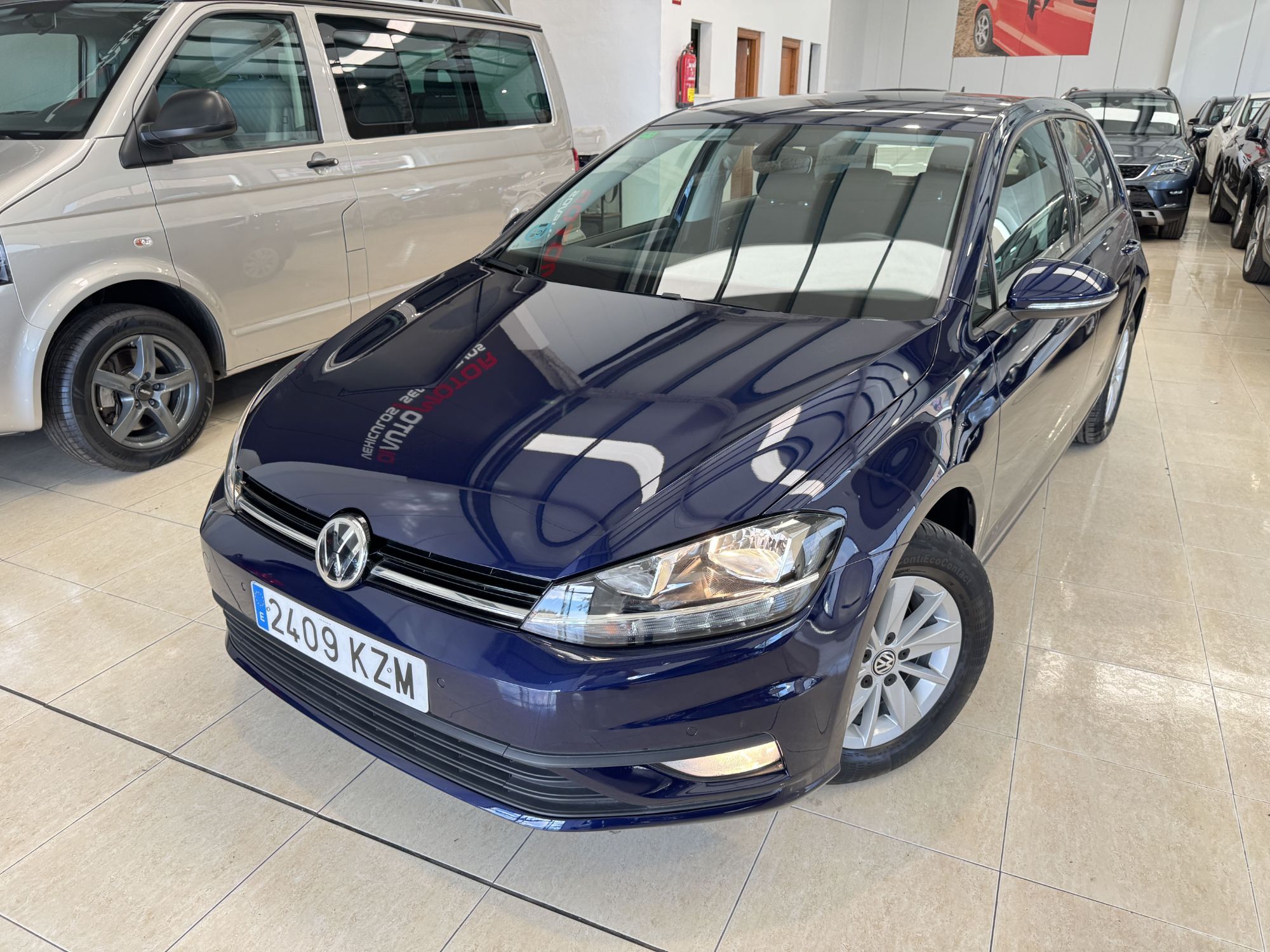VOLKSWAGEN Golf (1.0 TSI Ready2GO 85kW) en Málaga