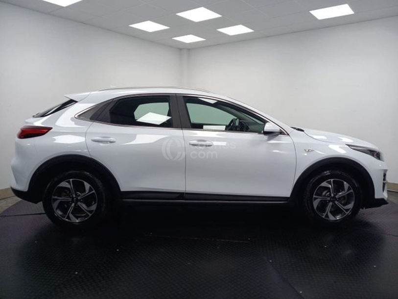 Foto del KIA XCeed 1.6 MHEV iMT Drive 136